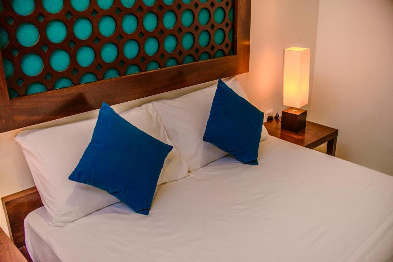 Thambu Illam Hotell Jaffna Exteriör bild