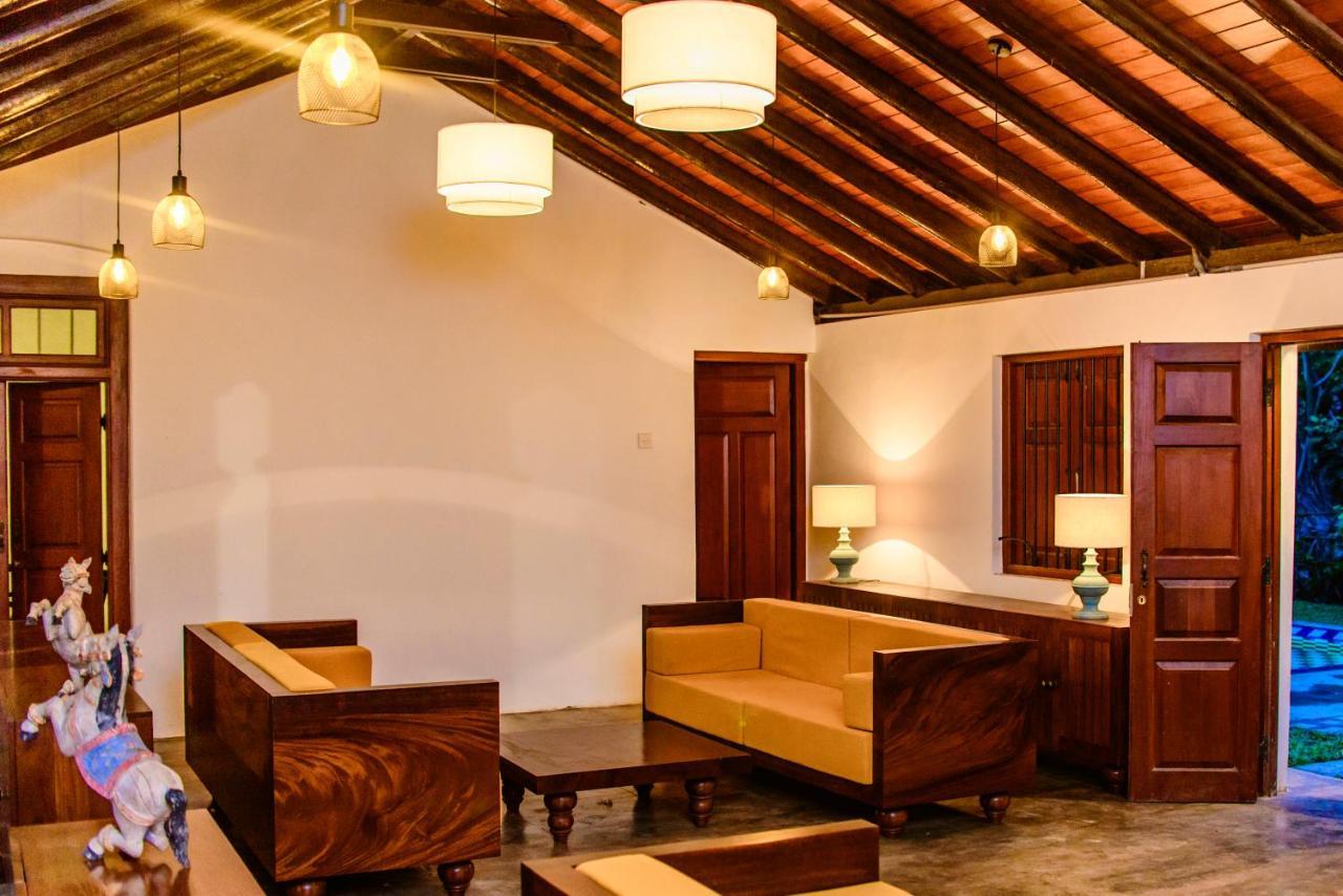 Thambu Illam Hotell Jaffna Exteriör bild