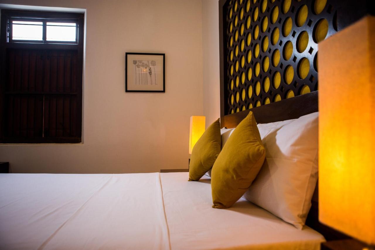 Thambu Illam Hotell Jaffna Exteriör bild