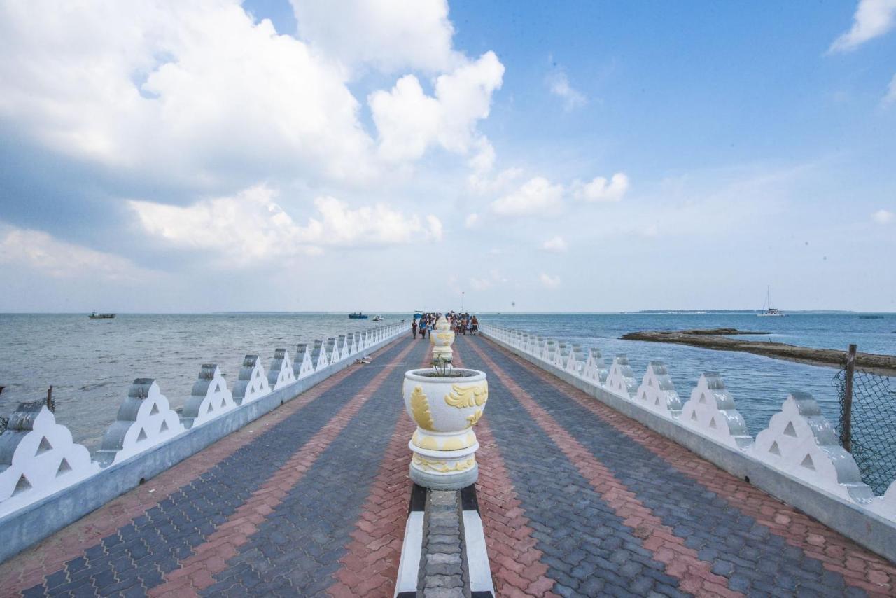 Thambu Illam Hotell Jaffna Exteriör bild