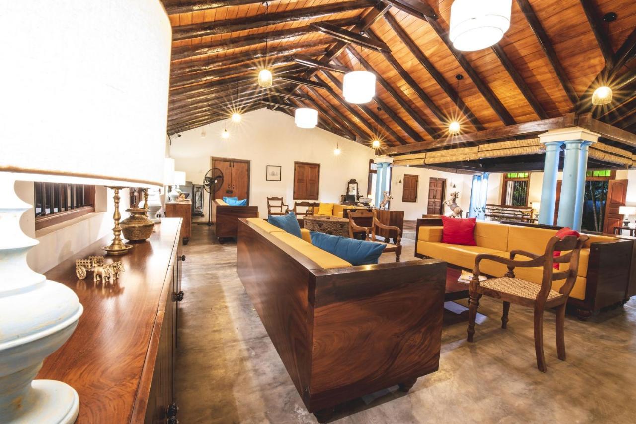 Thambu Illam Hotell Jaffna Exteriör bild